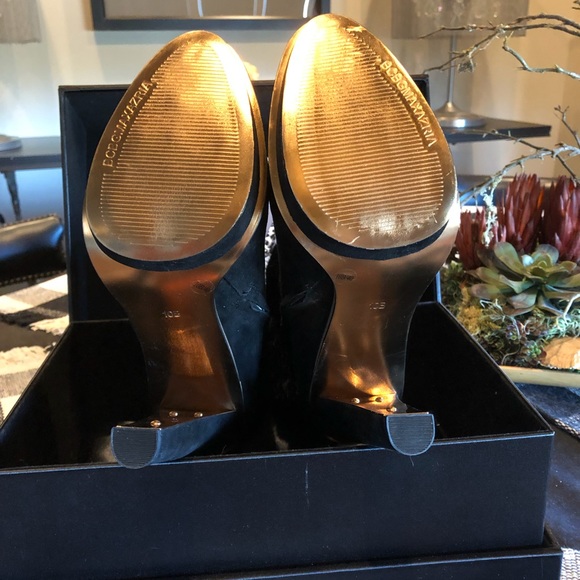 BCBG MaxAzria Black Suede Fur Topped Short Boots - Picture 5 of 5